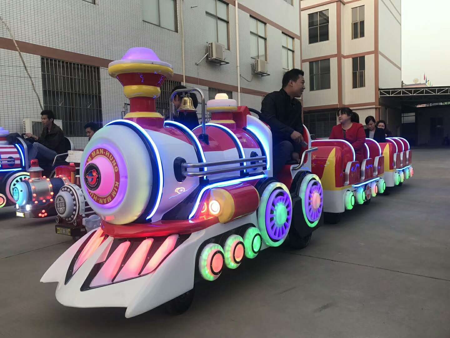 广西商场小火车